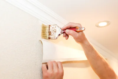 Pose de papier peint à Gommenec'h — revêtements muraux et toiles de verre